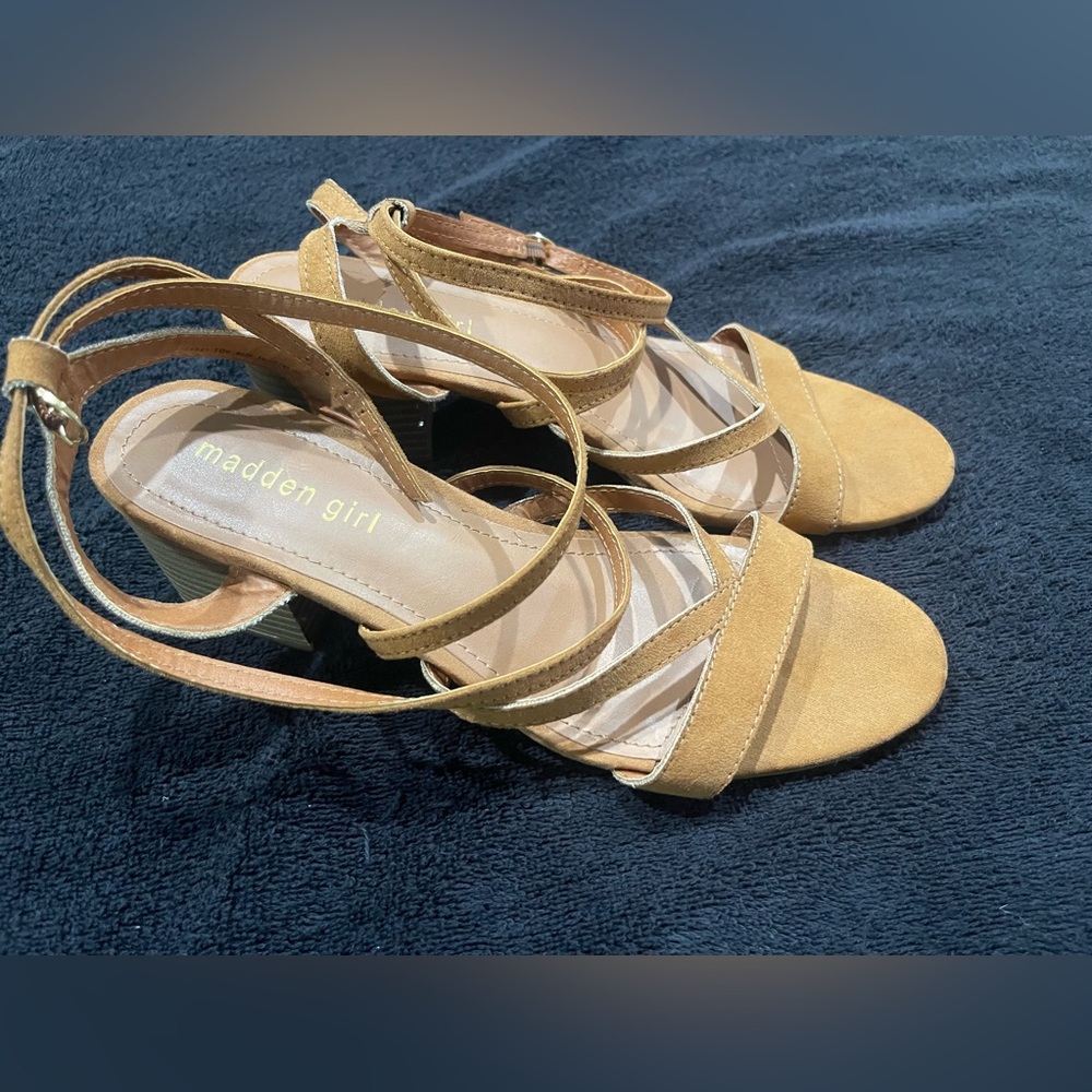 ✨Madden Girl Casual Brown Heels Women’s Size 10M✨